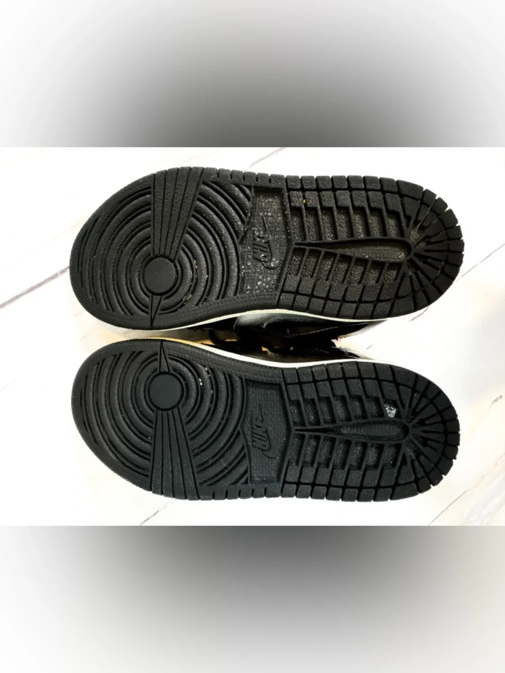 Nike Air Jordan Kids Black and Silver Patent Sneakers 11C - Picture 3 of 4